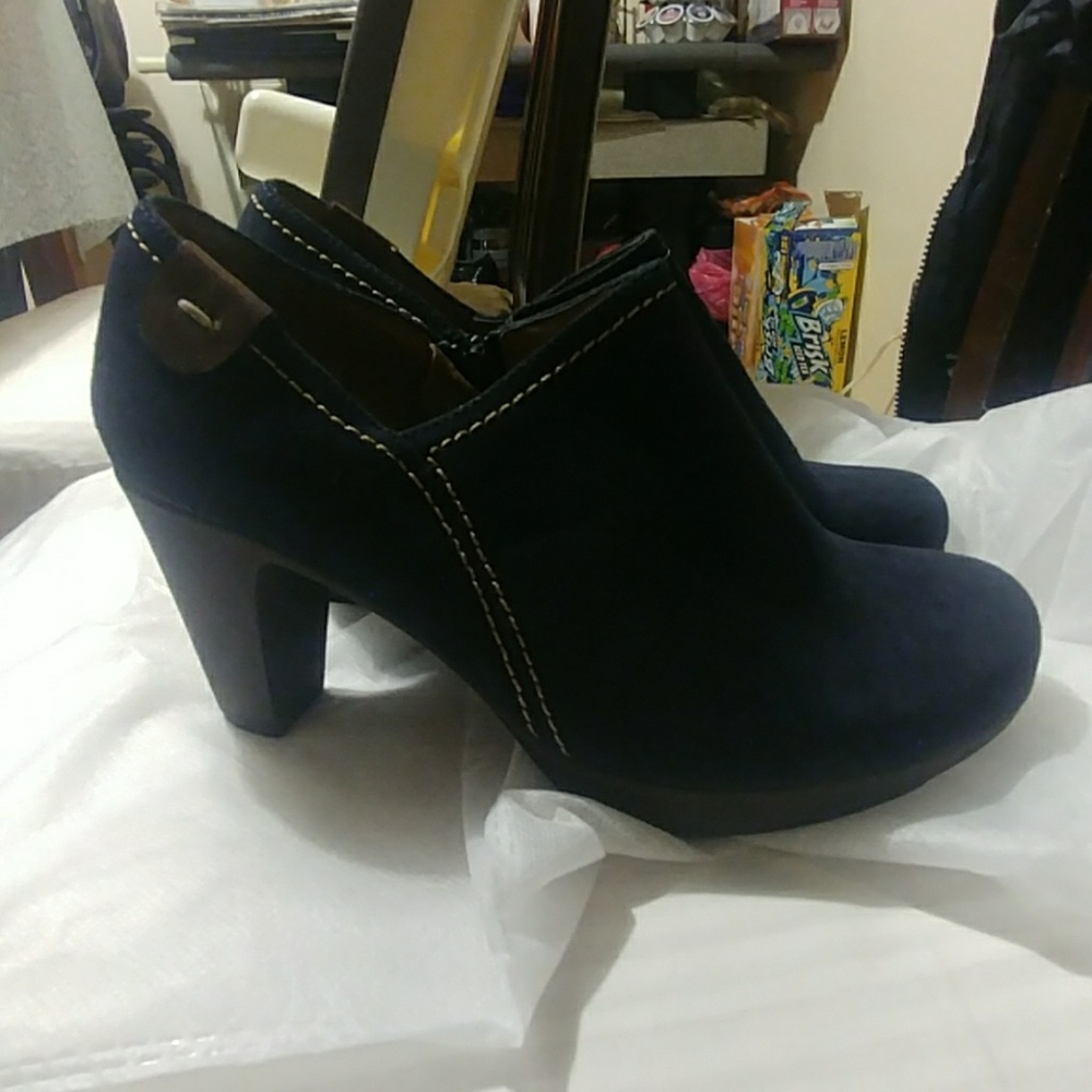 Navy suede heels with side zipper